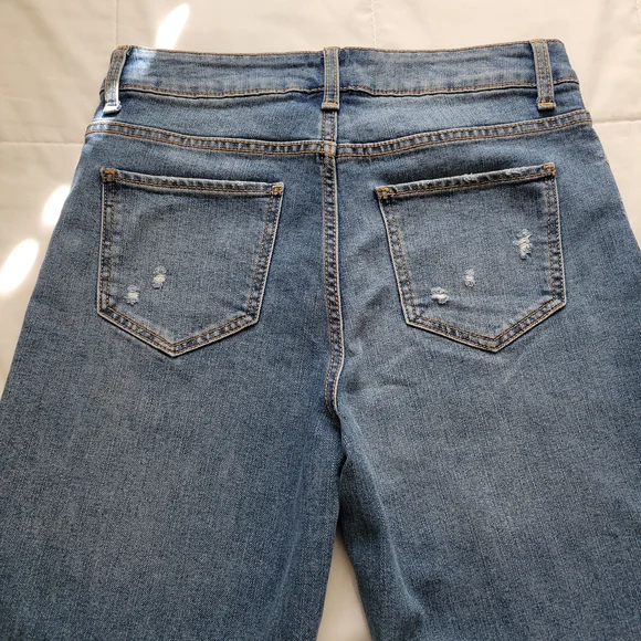 Cuffed Wide Leg Distressed Denim Jean Size 6 Like New - Picture 3 of 8